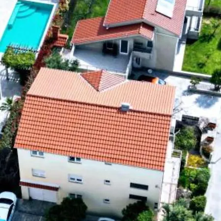 Apartment Kegalj - With Pool View Podstrana